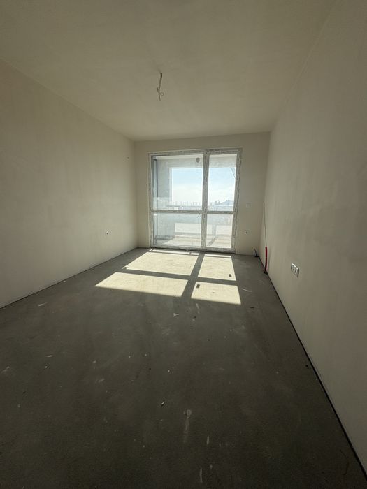 Просторен двустаен апартамент 98 кв м.