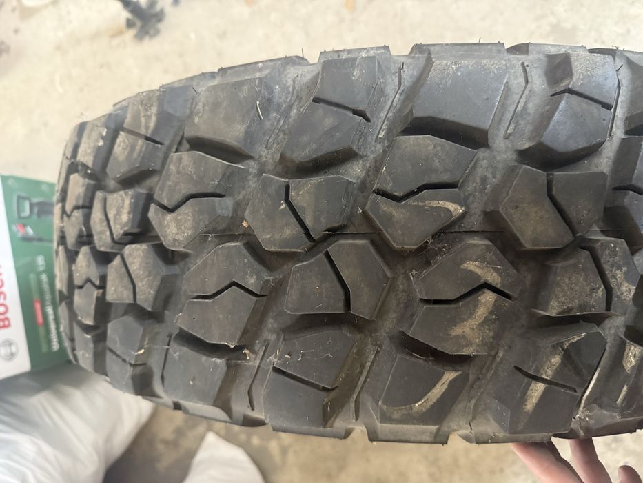 BFGoodrich Mud-Terrain KM2 245/70 R17 + 5 бр. алуминиеви джанти