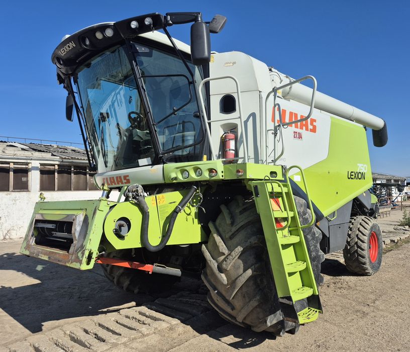 Vând combină Claas lexion 750