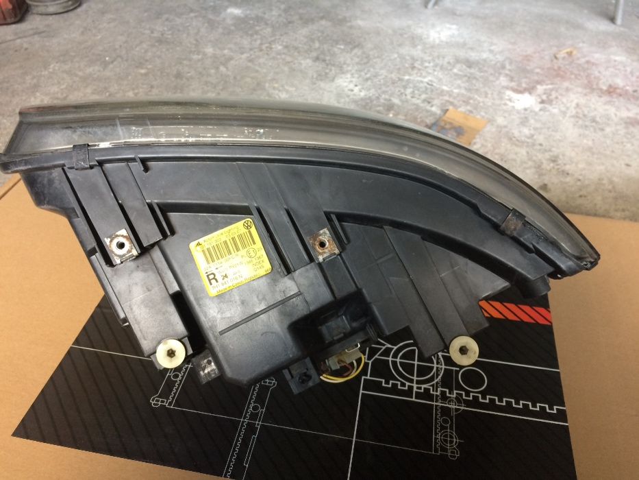 Фар VW T 5 Десен