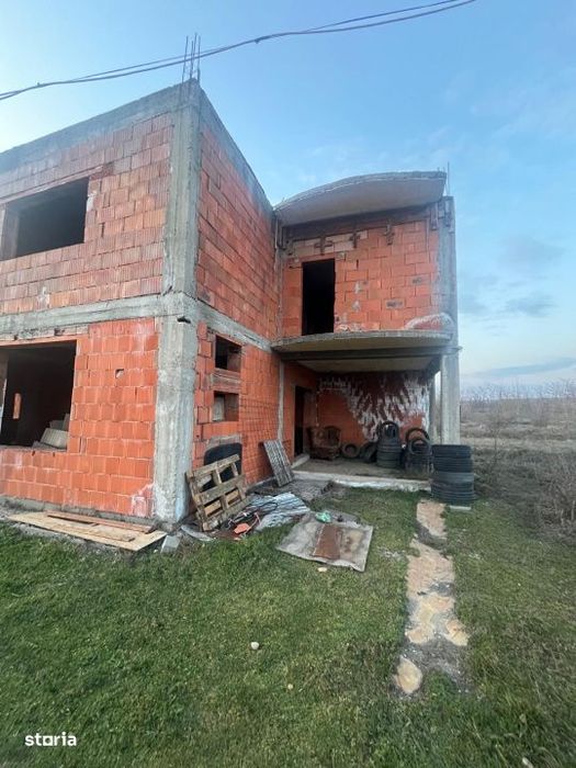 Casa la rosu P+1 cu proiect P+2, teren 500 mp – Bariera Valcii