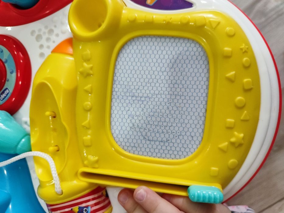 Игровой столик chicco