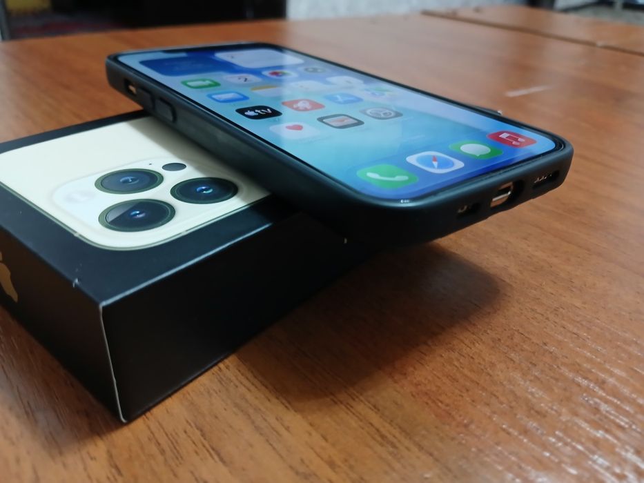 Айфон 13 про в идеале как новый