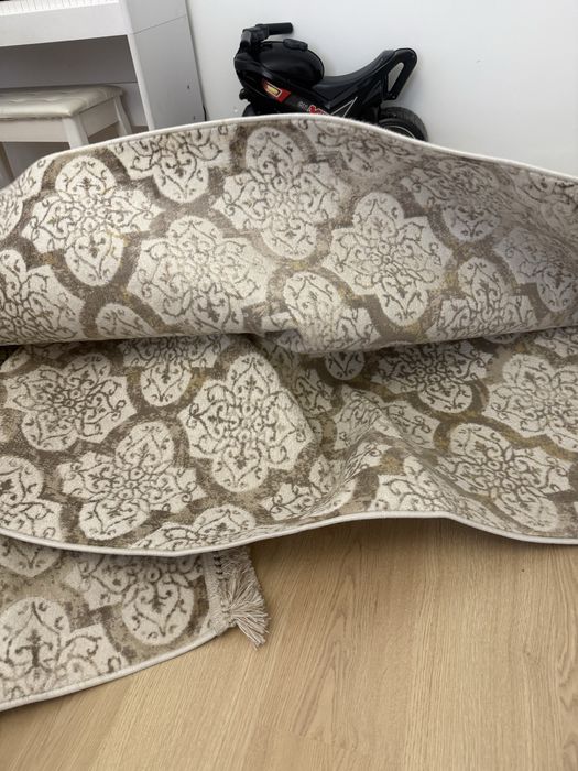 Продам ковер в хорошем состоянии