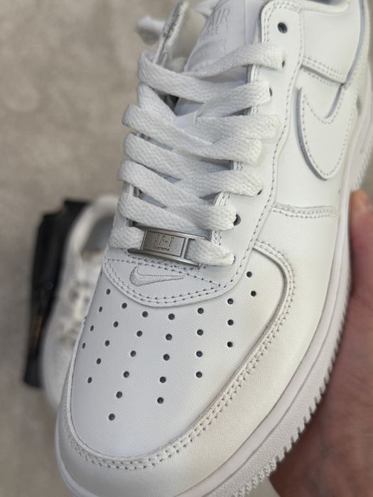 Adidasi Nike Airforce 1 Low x Supreme albi