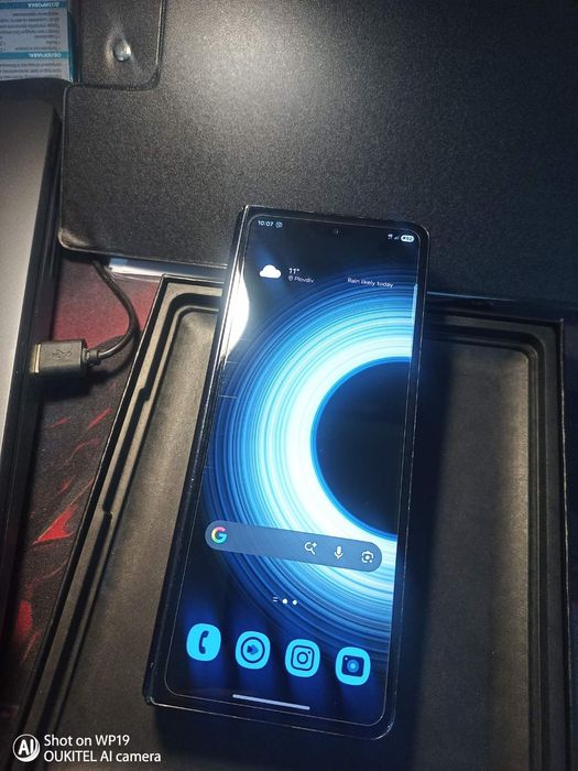 Samsung Galaxy Z Fold 4 512GB / 12GB RAM (jett black) + Много аксесоари