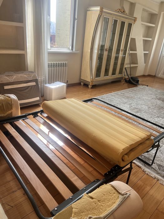 Диван раскладной  с креслами -2 шт