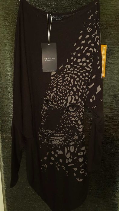 Bluza PIAZZA ITALIA cu umar cazut, asimetrica, noua, mar. S/M