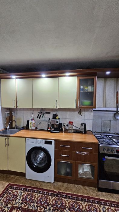 Продам кухонный гарнитур 25000 самовывоз