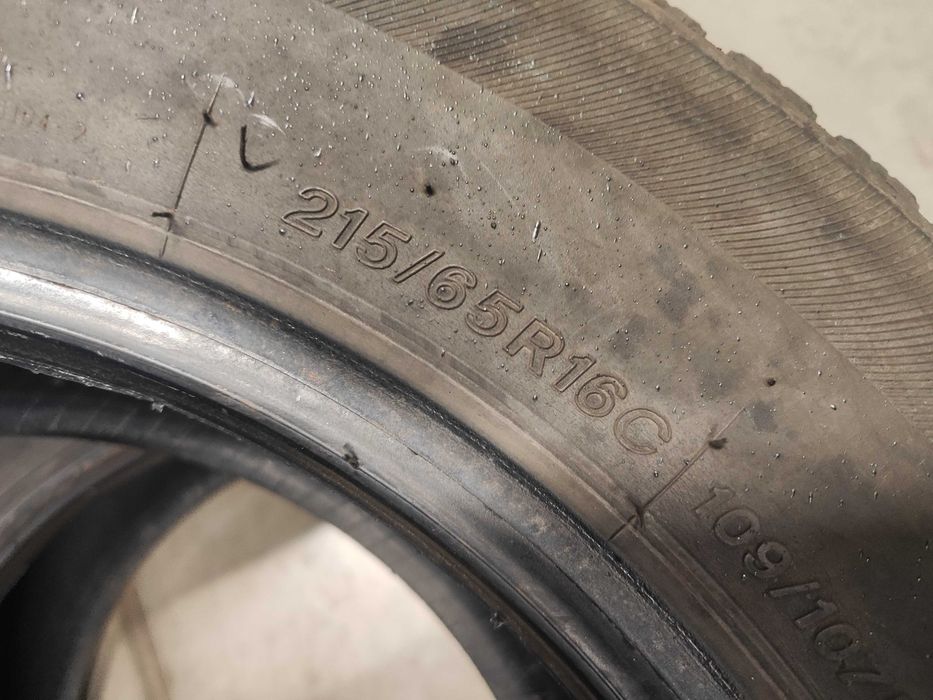 2бр.зимни гуми 215/65/16C Lassa
