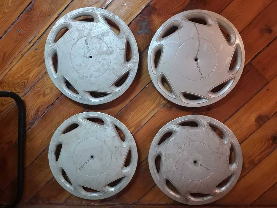 Колпаки разные б\у комплекты по 4 штуки