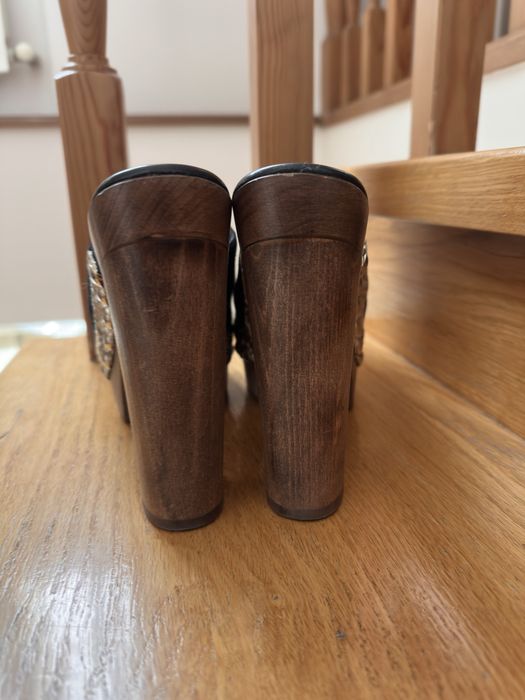 Сабо женкские черные