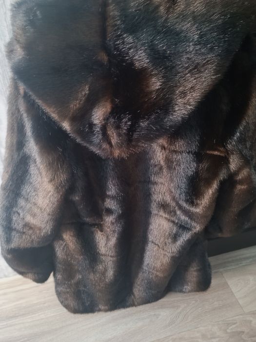 Продам современную шубку.