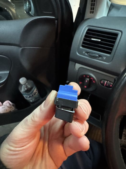 Бутон централно заключване Golf 5 , голф 5