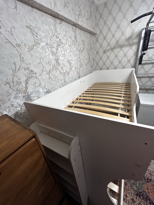 Детская двухьярусная кровать