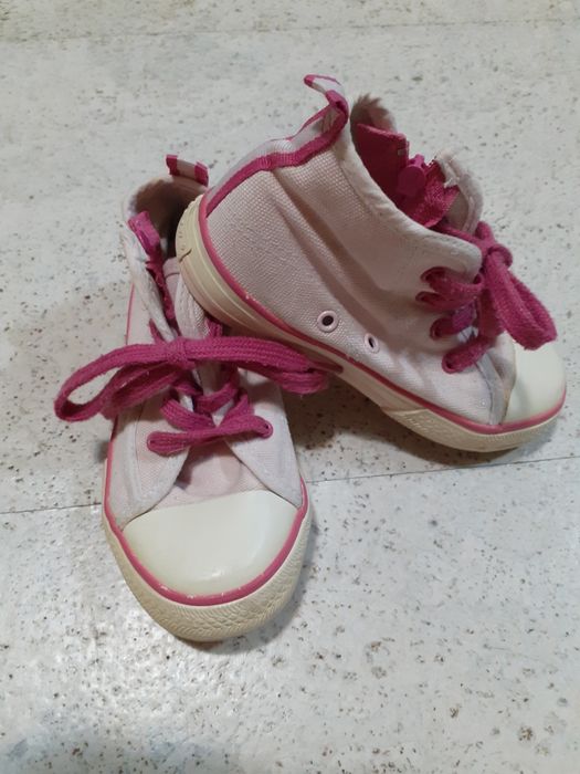 Обувь для девочки летние сандали и кеды