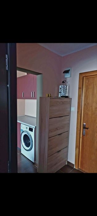 Închiriez garsoniera