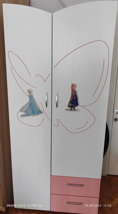 Мебели за детска стая за момиче