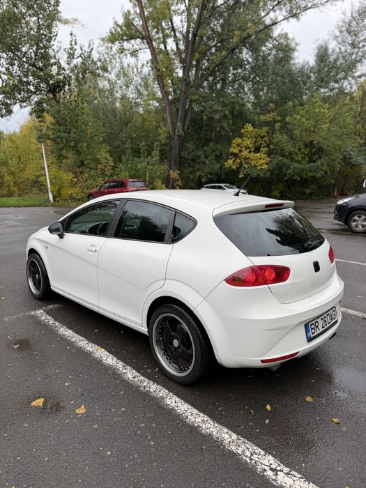 Seat Leon 2010 benzină, 3.300 € — imagine 5