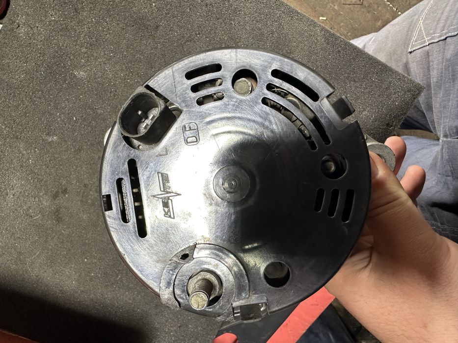 Продам генератор на Ваз 115 Ампер