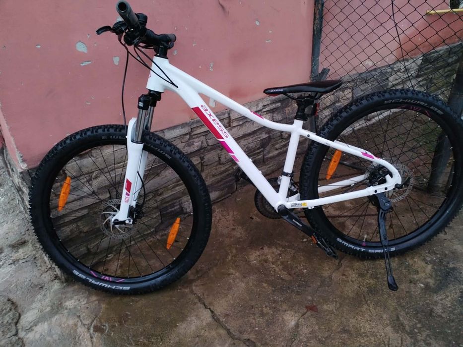Bicicleta Hardtrail roti 27.5 cadru aluminiu frane disc hidraulice