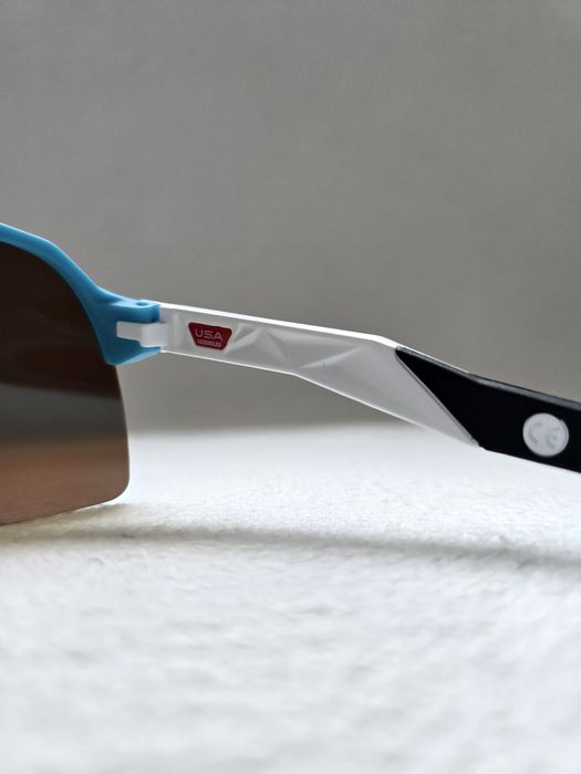Слънчеви очила Oakley Sutro Lite – Sky Blue / Prizm Sapphire
