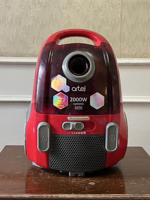 Пылесос Artel VCC012RED