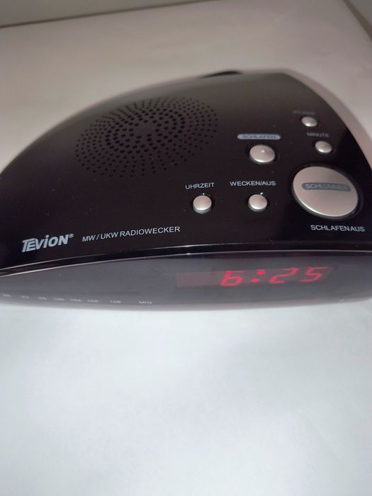Radio cu ceas digital TEVION XL-71202