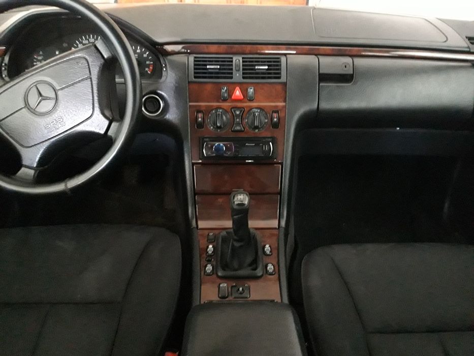 w 210 mersedes  sotiladi