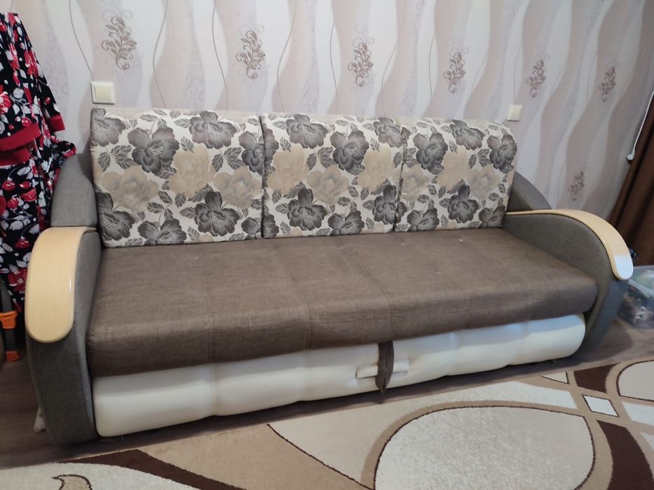 Продам диван в хорошем состоянии