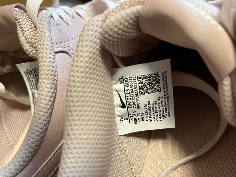 W NIKE Court vision alta ltr