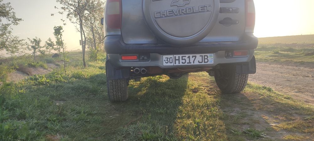 Chevrolet niva 2004