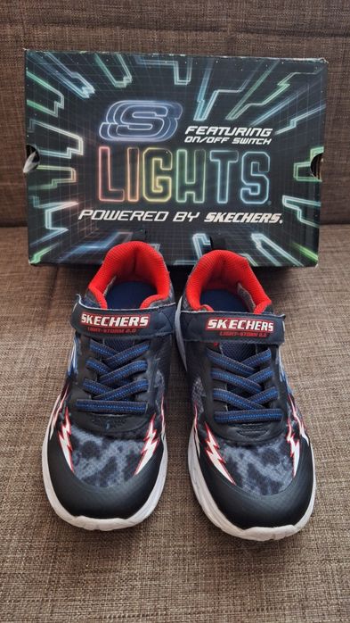 Skechers светещи маратонки за момче 34 номер, Скечърс