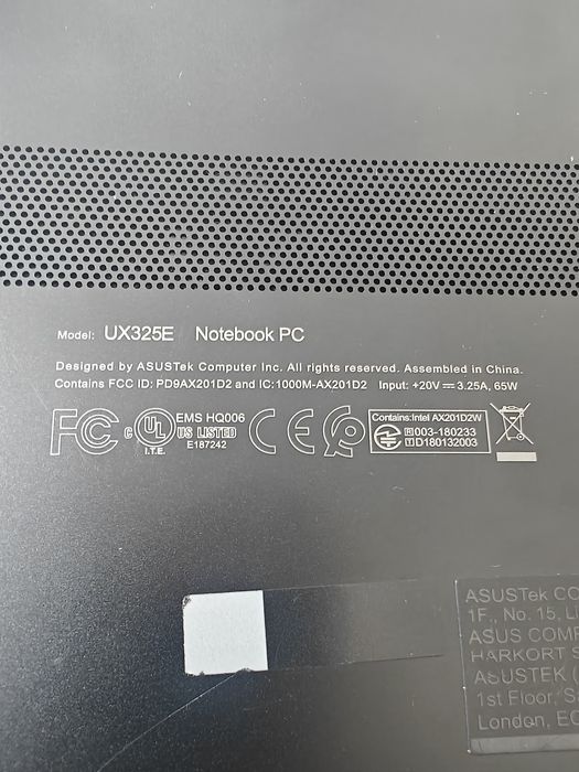 Asus ZenBook 13 cu procesor i7 11th RAM  16 GB Ssd  512 GB