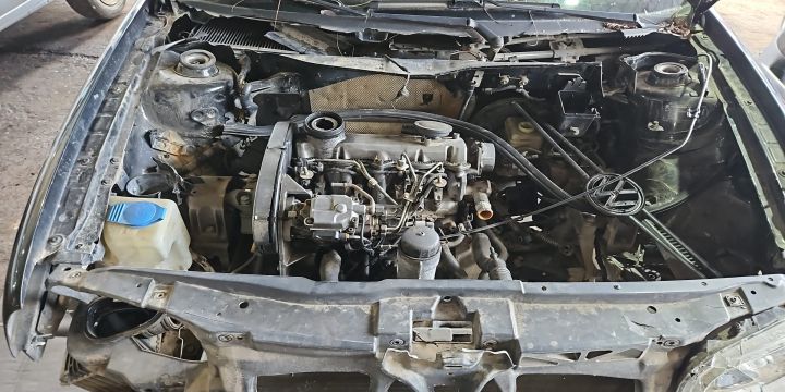 Alternator 0 124 415 043 Volkswagen VW Golf a 4-a generatie