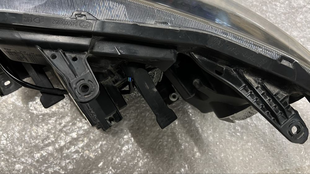 Фара Лада Веста оригинал б/у