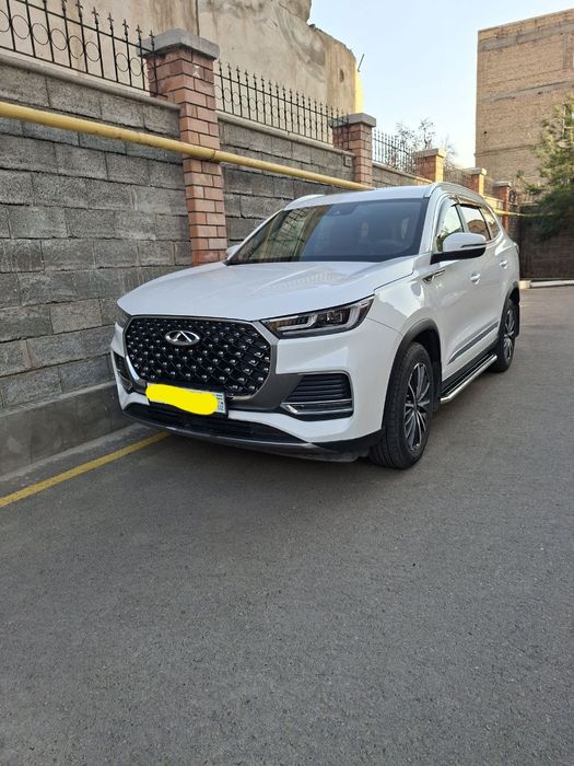 Продам свою Chery 8 promax белого цвета  в хорошем состоянии .