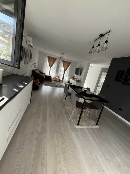 Casa moderna de vanzare, Isalnita,90MP util + 30MP doua terase,curte spatioasa, panouri fotovoltaice