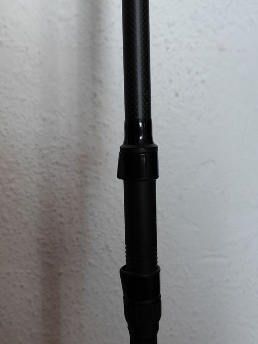 AVID CARP REVOLVE 3.90  3.5 lbs   2 segmente.