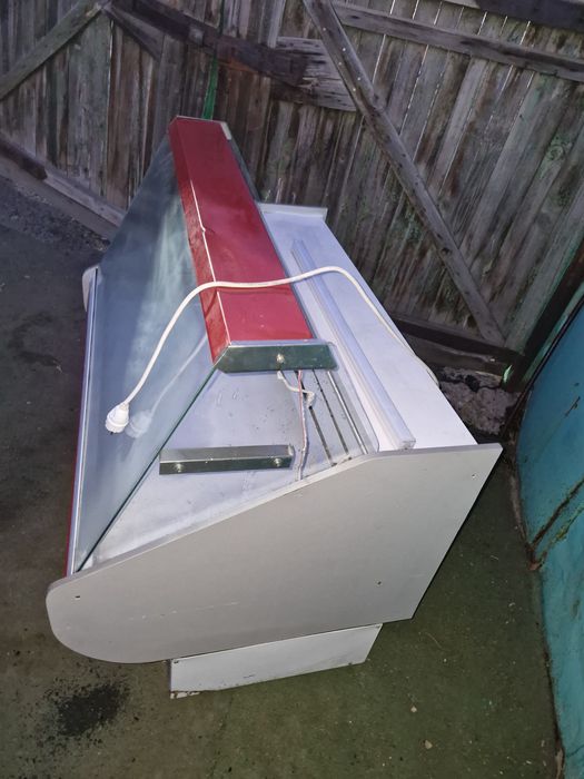 Холодильник витринный