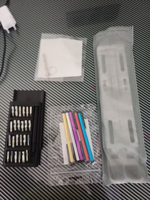 Подставка , стилусы , набор отвёрок