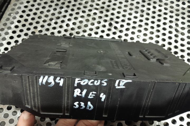 Panou sigurante motor JX6T-15604-BJH JX6T-15604-BJH Ford Focus a 4-a