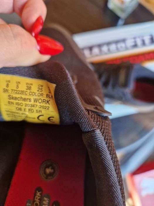 Adidasi dama Skechers