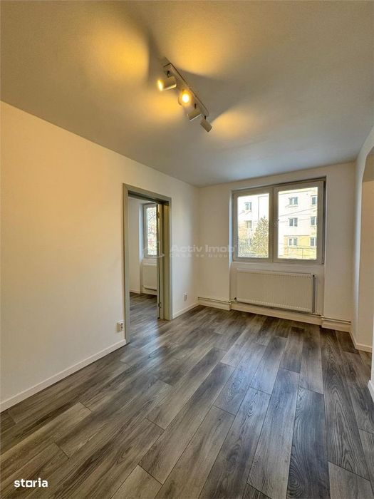 2 camere - Renovat - Etaj 1