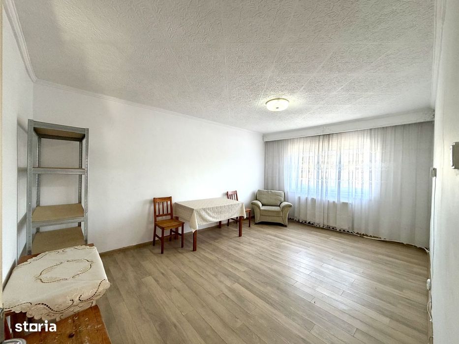 Apartament 3 camere 70 mp etaj 1 cartier Brădet izolat termic interior