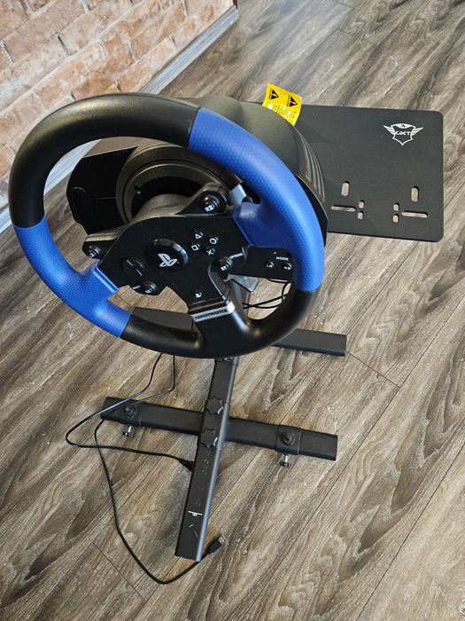 Volan + pedale + stand (simulator complet) Thrustmaster T150
