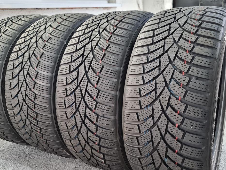 215/40/16 Toyo 4Броя: 330лв 7.5мм като Нови