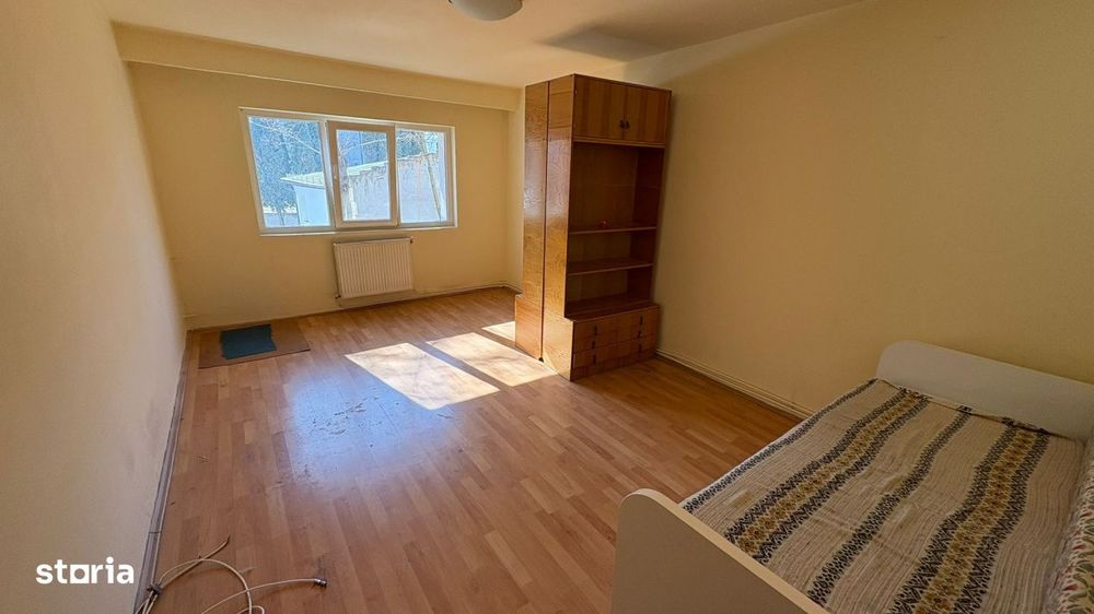 Apartament 2 camere, Plopilor, etaj 1, camere decomandate, centrala pr — fotografia 1