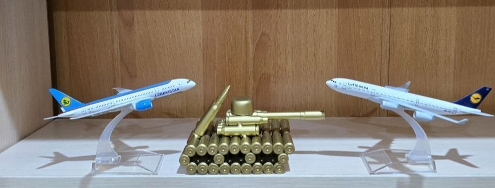 Продаются металлические самолёты