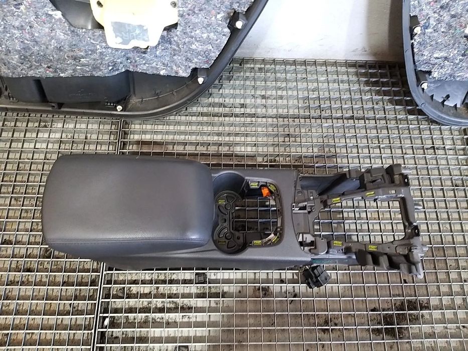 Cotiera consola centrala ford focus 3 break sd0526102436801pia01